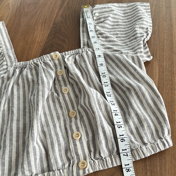 Madewell Flutter-Sleeve Button-Front Crop Top in Stripe - Picture 7 of 9